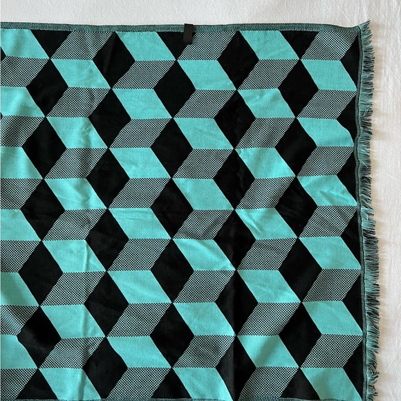 Ivivva turquoise scarf. - Picture 3 of 4